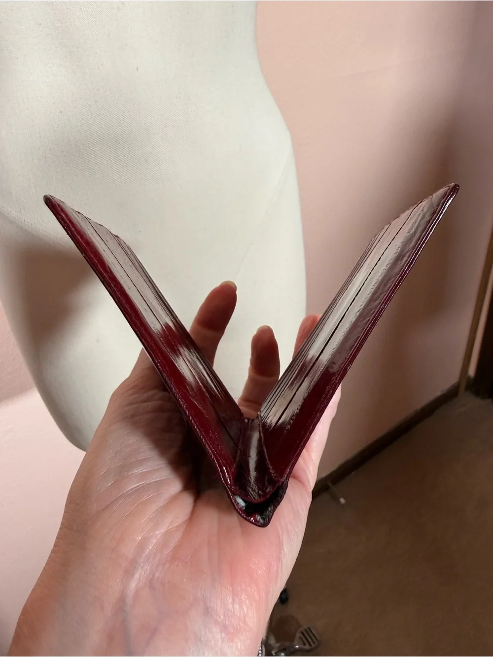 Vintage 1980’s oxblood Burgundy ell skin bifold  men’s wallet